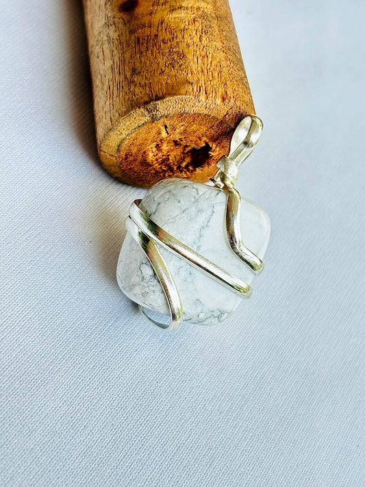 🌿 Howlite Wrapping Pendant – Abhimantrit & Certified